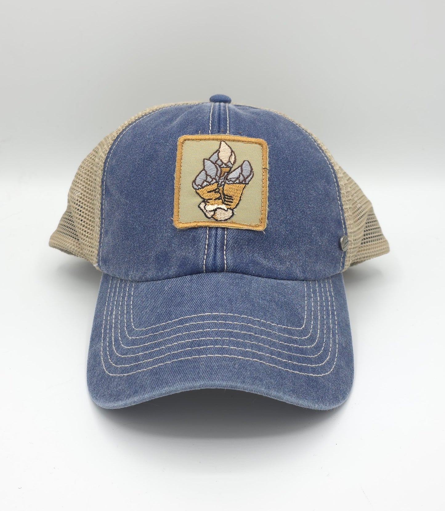 GORRA AZUL DENIM CON PARCHE PECEBE