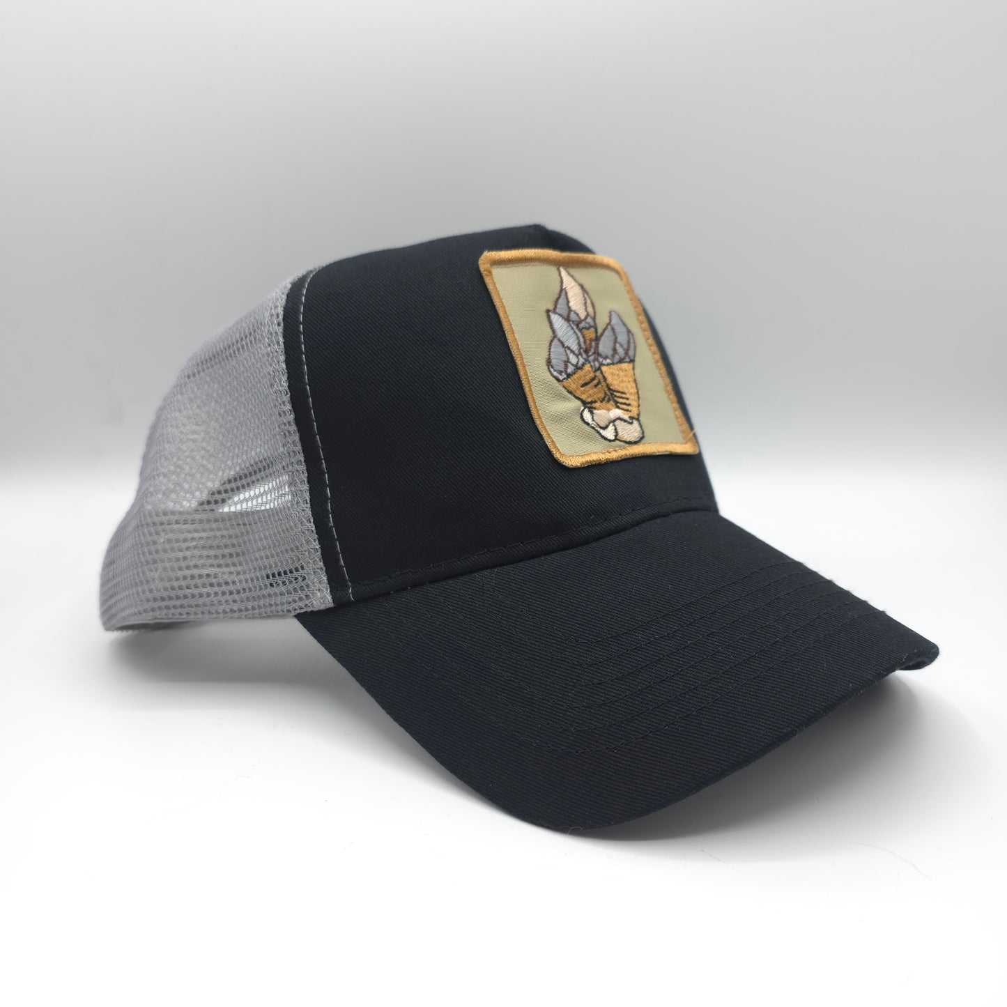 GORRA TRUCKER NEGRA PARCHE PERCEBE