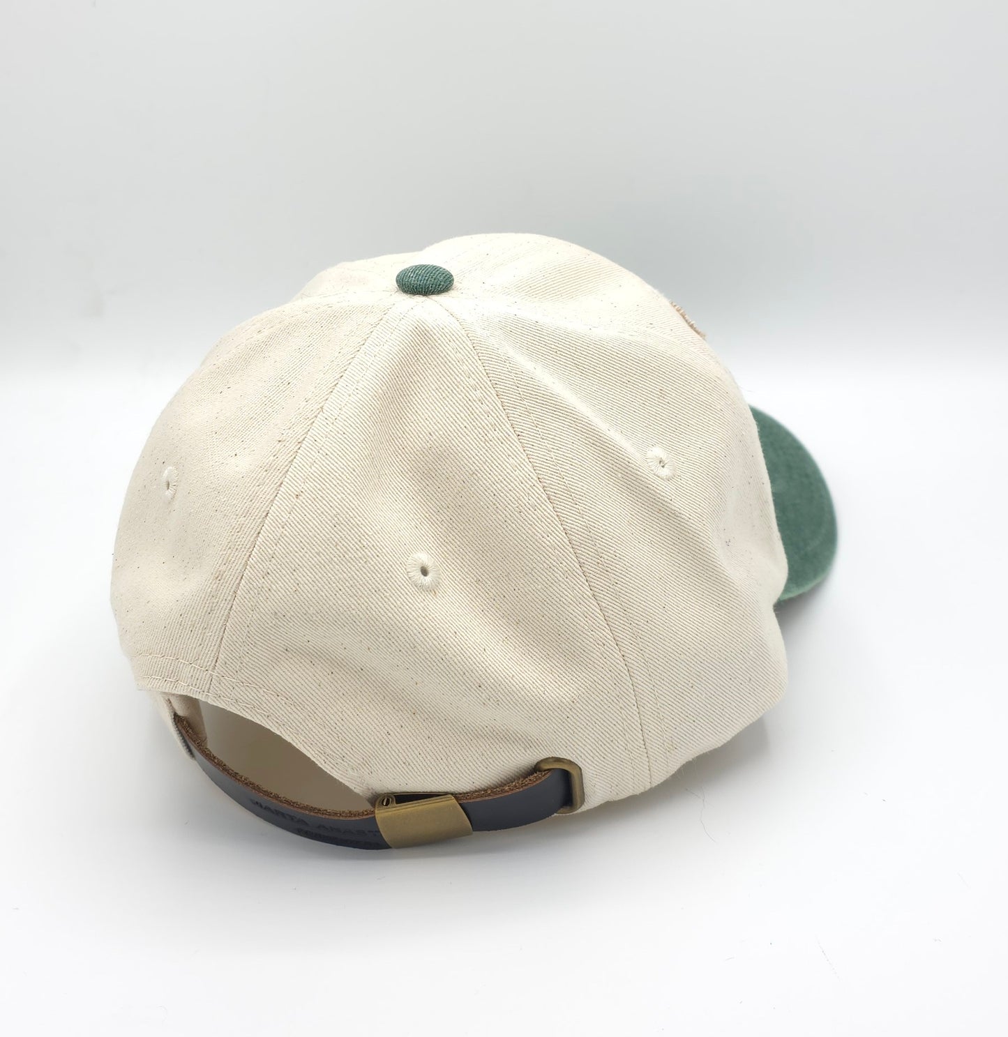 GORRA VERDE CON PARCHE