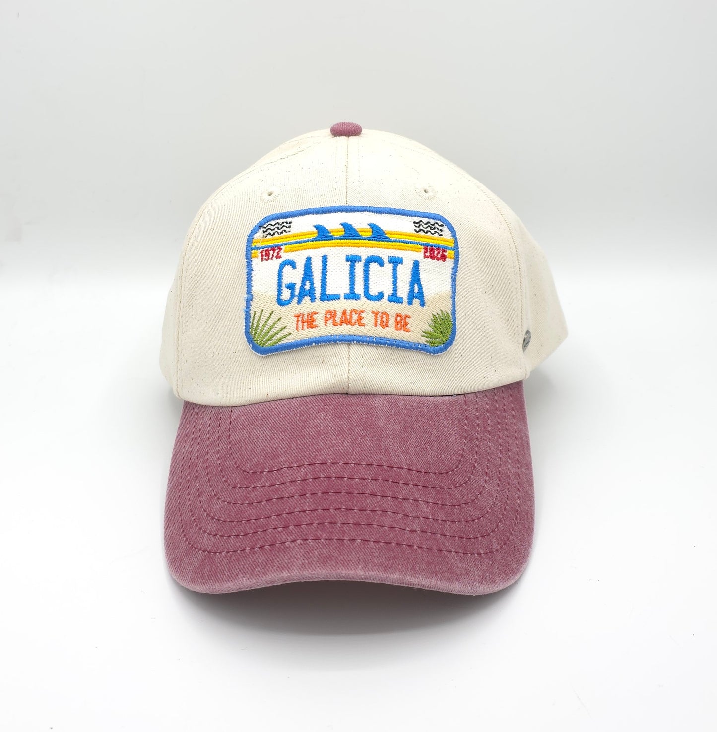 GORRA ROJA CON PARCHE